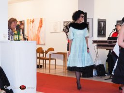 Fashion Show in der Contemplor Galerie Wien am 14. 03. 2024